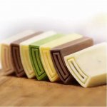 喜茶樂樂茶賣西瓜，一杯20+5塊的菜品賣出30塊的價(jià)值，顧客排隊(duì)買【重慶火鍋底料批發(fā)在哪里】