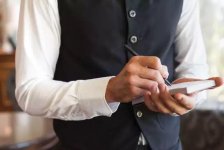 服務(wù)員常犯的六大毛病，會讓顧客再也不想來你的餐廳【重慶火鍋底料批發(fā)商城】