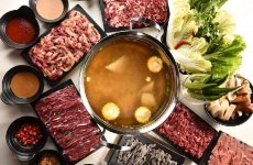 口罩于餐飲業(yè)最明顯的兩個隱喻：顧客主觀意識的增強(qiáng)與行業(yè)信任成本危機(jī)的顯現(xiàn) 【 火鍋底料哪個牌子正宗】】