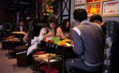 四月，一個(gè)餐飲老板的血淚心路【重慶火鍋底料廠家排名】