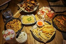 “堂食+外賣+商城”三店一體新模式，餐飲數(shù)字化發(fā)展新風(fēng)口？重慶火鍋底料批發(fā)商城