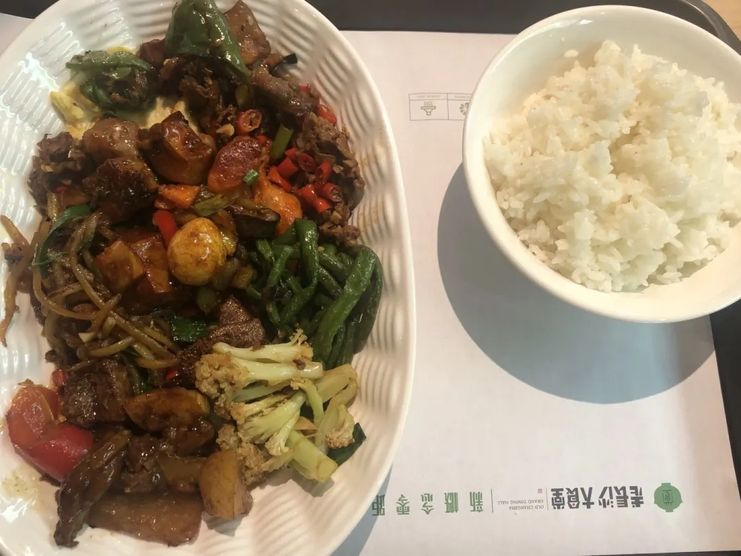 120平日4萬(wàn)，“快+正”餐成全新模式？【重慶火鍋底料批發(fā)商城】