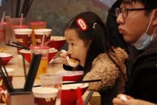 阿里前員工開出100家熱干面門店！曾賠得員工工資發(fā)不出【最正宗的重慶火鍋底料】