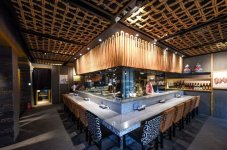 敗退的日韓料理，年輕人不再愛(ài)了？年因?yàn)橐咔殛P(guān)店退出中國(guó)市場(chǎng)的日本大眾居酒屋連鎖品牌“和民”旗下的炸雞品牌在上海開(kāi)業(yè)，此舉被解讀為是和民重