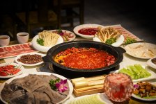 火鍋業(yè)掀起“巴奴現(xiàn)象”，后疫情時(shí)代餐飲業(yè)如何自救？