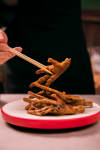 小鳳爪成就大生意，揭秘多家火鍋餐企都在用的鳳爪供應(yīng)鏈